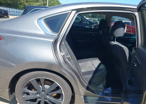 2017 Nissan Altima 2.5 Sr из США, поврежденный, VIN 1N4AL3AP2HC125803